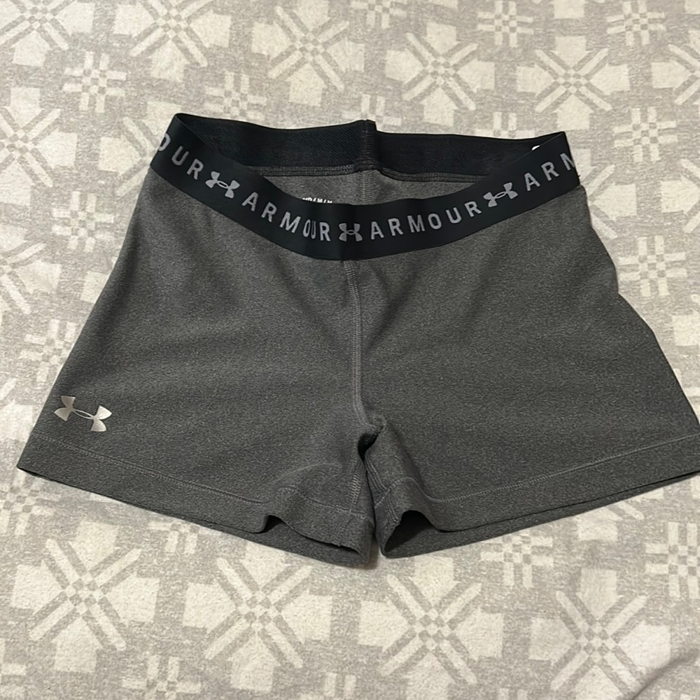 Under Armour Gray Spandex Shorts Size M